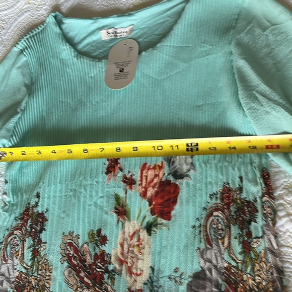 Italian Made Ladies Blouse - Picture 5 of 6